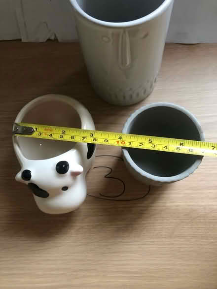 Photo of free Three ceramic plant pots (SG4 Hitchin) #4
