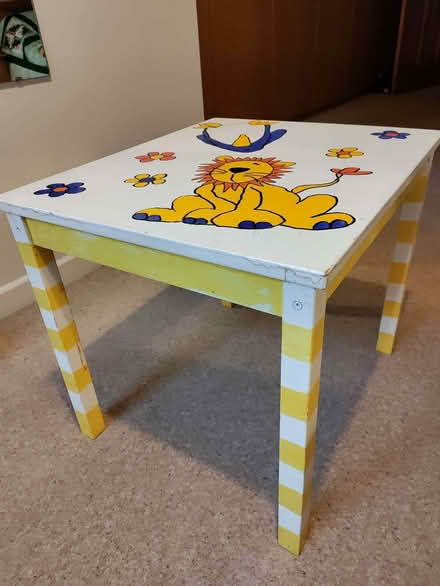 Photo of free Child's table (Wokingham RG41) #1