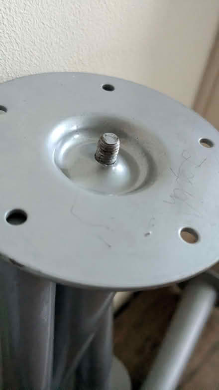 Photo of free Table legs X4 metal- ig8 (Woodford IG8) #4