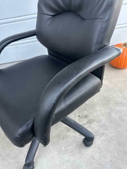 Photo of free Desk chair (Belding Woods District) #2
