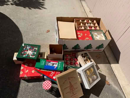 Photo of free Christmas ornaments (Willow Glen) #1