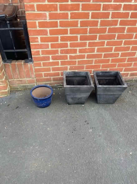Photo of free Plant pots (Weybridge) #1