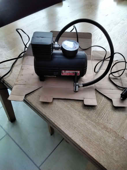 Photo of free Car tyre air compressor (Cottonmill AL1) #1
