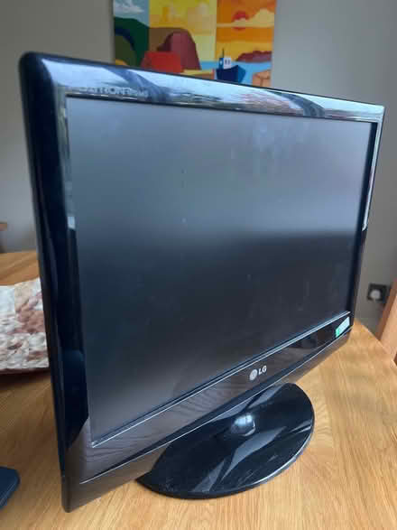 Photo of free LG Flatron TV PC monitor screen (Oakwood DE21) #1