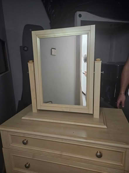 Photo of free Chest of drawers and mirror (GU1, Warren Road, Guildford) #3