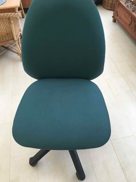 Photo of free Green office chair (L22 Waterloo) #1