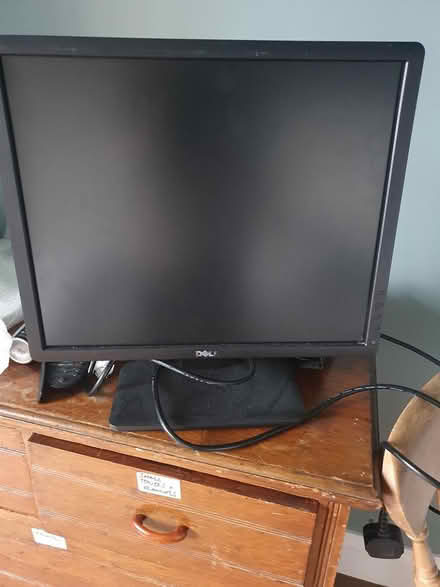 Photo of free Dell computer monitor (cr2 0da) #1