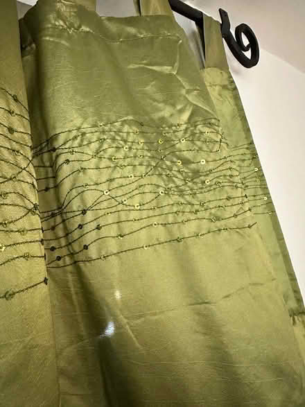 Photo of free Green curtains (E1w1nD) #3