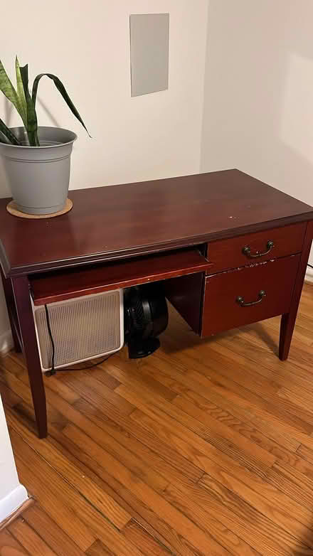 Photo of free computer desk 4ftx2ftx3ft (lxbxh) (Chapel Hill/Durham/Raleigh) #1