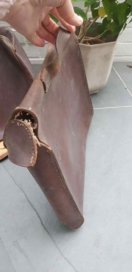 Photo of free WW2 leather despatch cases (HP10 penn) #2