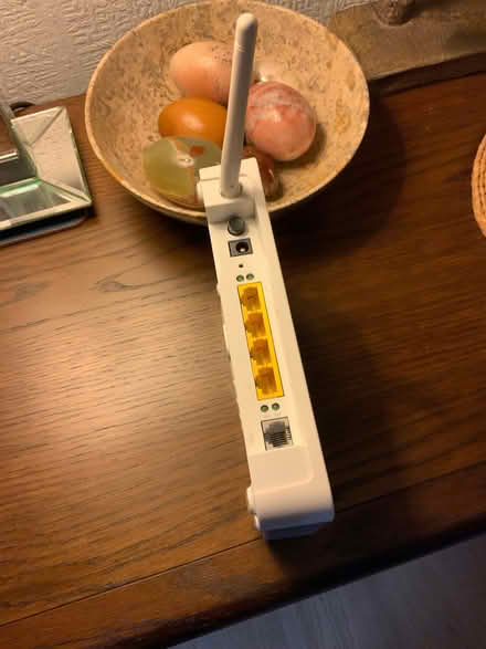 Photo of free Thomson Wireless Router (Kendal LA9) #3