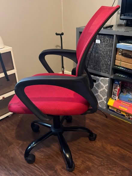 Photo of free Red Mesh Swivel Desk Chair (Fairburn, Ga) #2