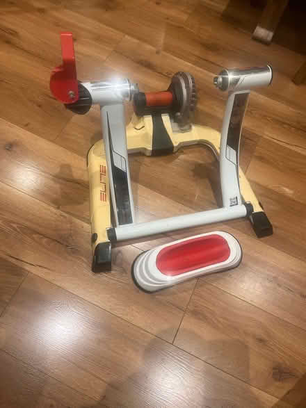 Photo of free Turbo Trainer and Wheel Rest (B74) #2