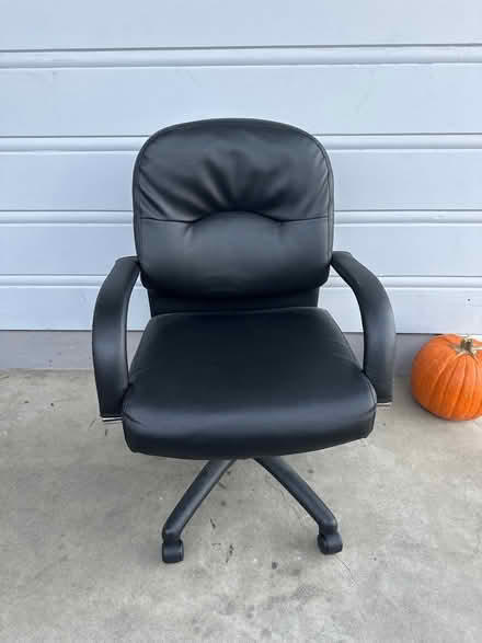 Photo of free Desk chair (Belding Woods District) #1