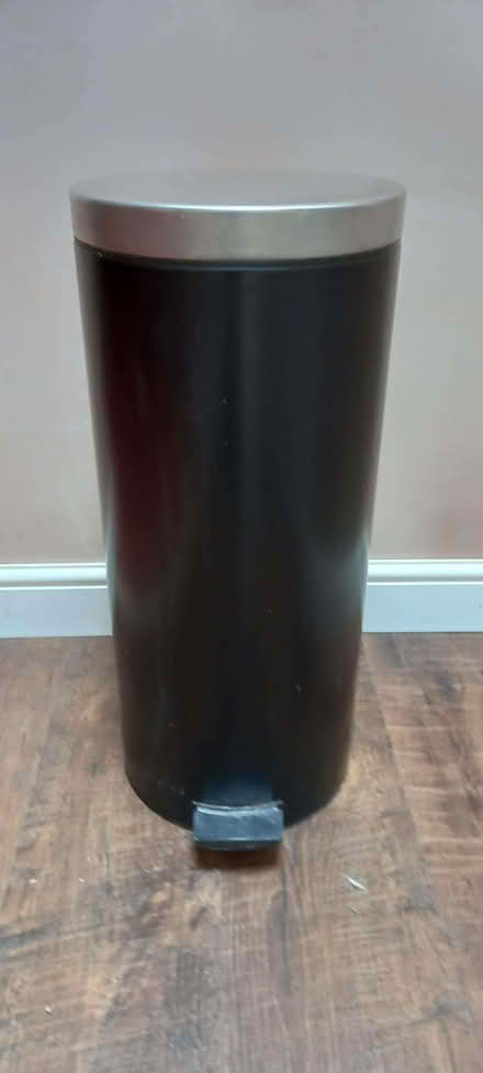 Photo of free Kitchen bin (Moor Allerton LS17) #1