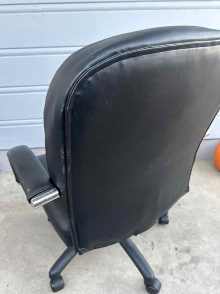 Photo of free Desk chair (Belding Woods District) #3