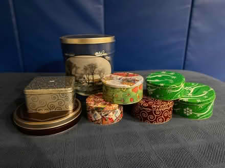Photo of free Tin containers (Cambridge Dr in Dunwoody) #1