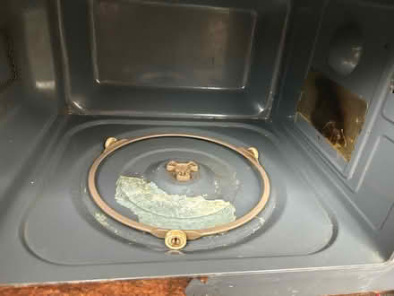 Photo of free Microwave (Near Churchill hospital) #3