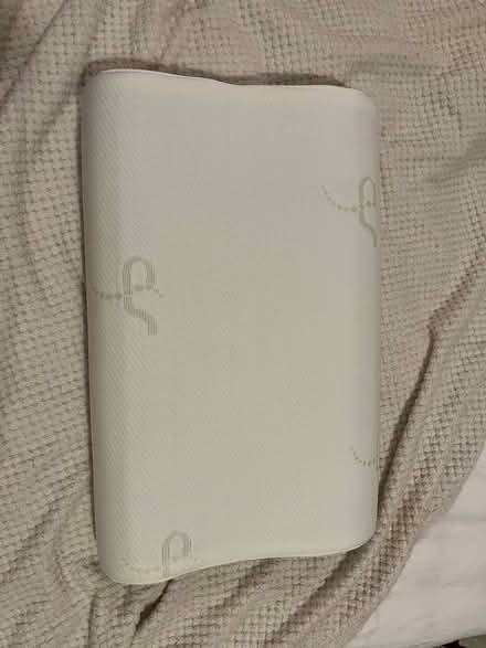 Photo of free New pillow (N7 Liverpool Road) #1
