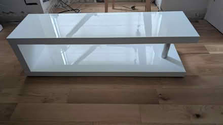 Photo of free High gloss white unut (GU17) #1