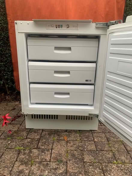 Photo of free Integrated freezer (Wisewood S6) #2