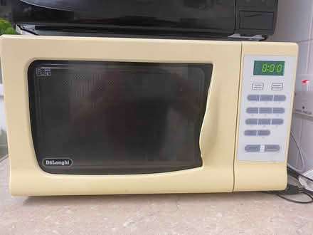 Photo of free Microwave (St Albans AL2) #1