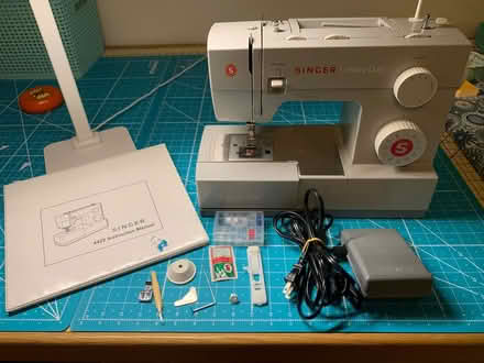 Photo of free Singer 4423 Sewing Machine (Amissville) #1