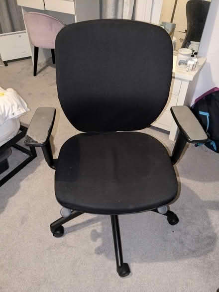 Photo of free Desk chair (Mile End E3) #4