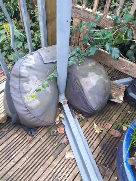 Photo of free stabilising bag for cantilever parasol (Bowbridge GL5) #1