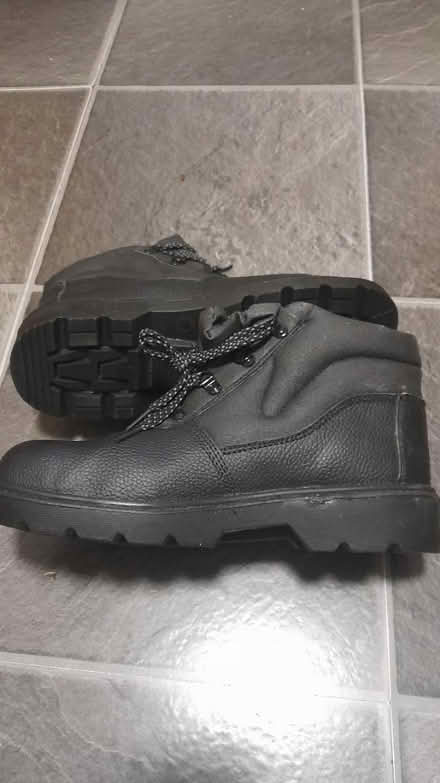 Photo of free New toe capped work boots (Whissendine) #2