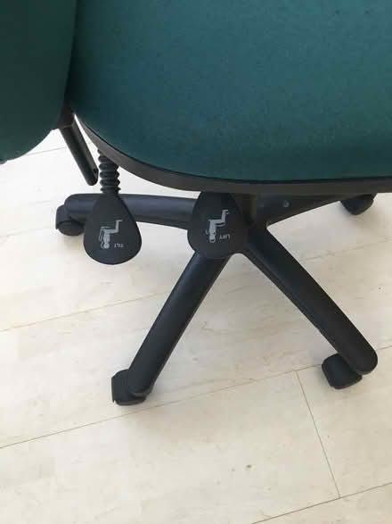 Photo of free Green office chair (L22 Waterloo) #3