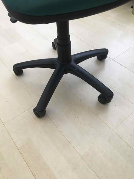 Photo of free Green office chair (L22 Waterloo) #2