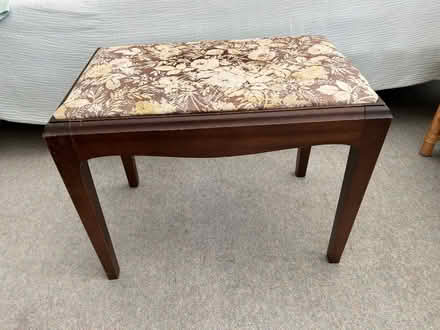 Photo of free Padded stool (Headington Quarry OX3) #1