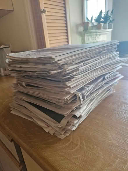 Photo of Newspapers (BT18) #1