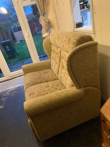 Photo of free Settee (Upton CH2) #2