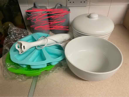 Photo of free Kitchen items inc. casserole dish (Hounslow, TW5) #1
