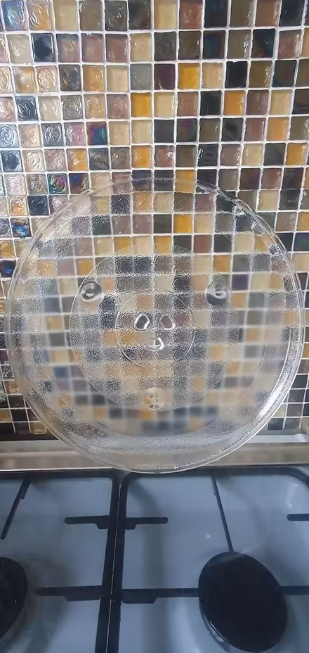 Photo of free Glass microwave turntable (BD15 nr Bingley) #2