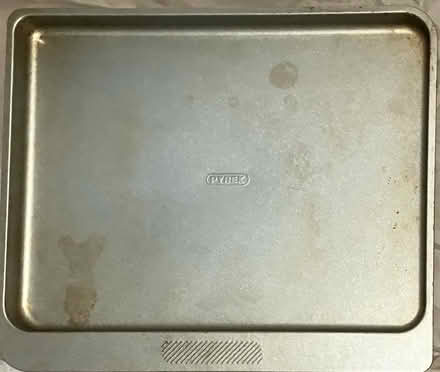 Photo of free 5 Oven Trays (Royston Heath) #2
