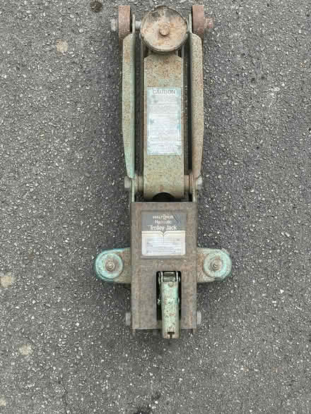 Photo of free Trolley Jack - Halford brand (IG6 Ilford) #2