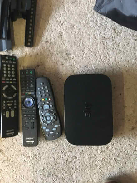 Photo of free A bag of tv bits and pieces (Wentnor SY9) #4