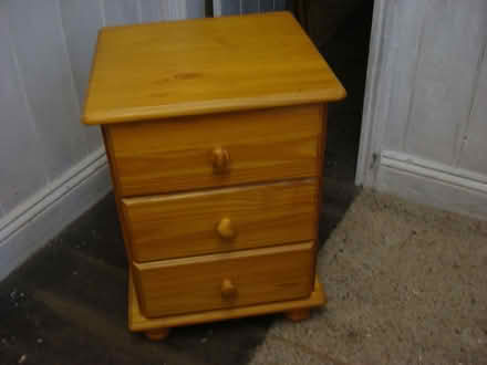 Photo of free Bedside drawers (Pensax WR6) #2