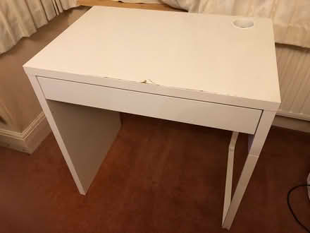 Photo of free White Desk with Drawer (Chingford E4) #1