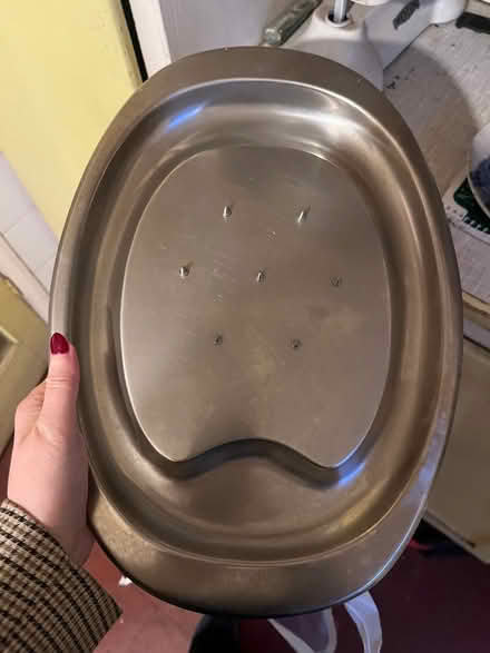 Photo of free Meat carving tray and roasting tin (Chessington KT9) #2