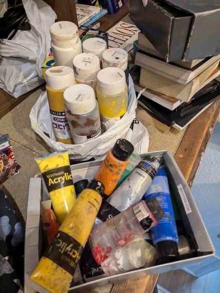 Photo of free Various paints (N8 9qn) #1
