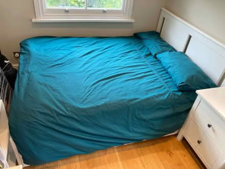 Photo of free Green Duvet Cover & 2 Pillow Cases (Holloway) #1