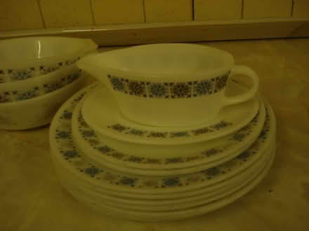 Photo of free 1970's crockery (Pensax WR6) #1