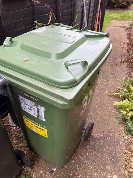 Photo of free Green waste wheelie bin (warwick CV34) #1