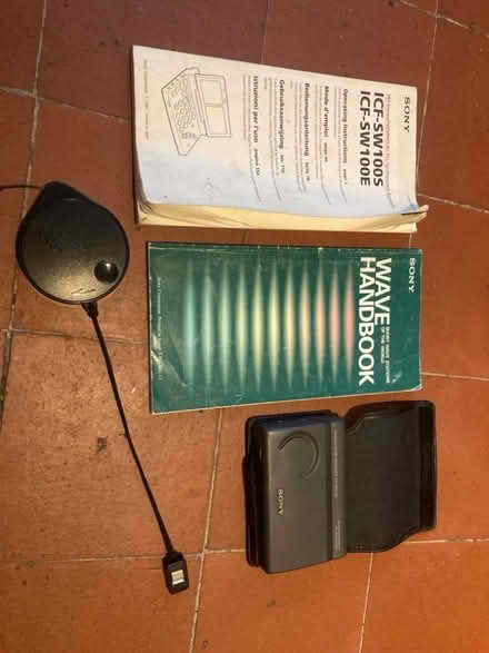 Photo of free FM/SW/MW/LW Radio, with extendable antenna (Lymm WA13) #3