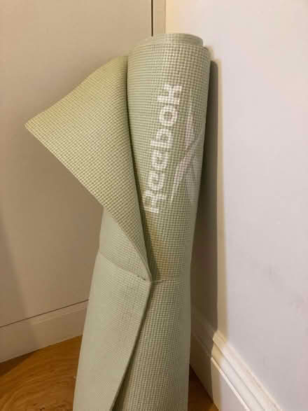 Photo of free Reebok Yoga/Exercise Mat (Highbury, N5) #1