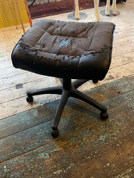 Photo of free Wheels office chair without back (SE19) #1
